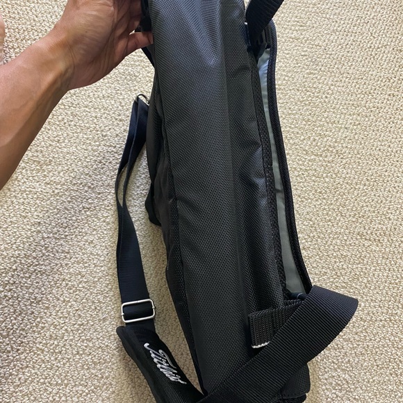SOLD- Titleist Laptop Messenger Travel Bag. Excellent Condition. - Picture 10 of 13